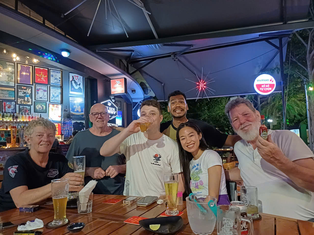 The QNSB bar atmosphere